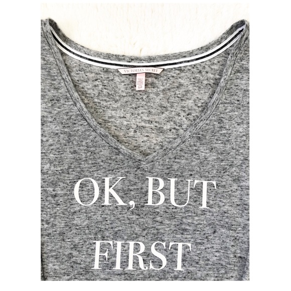 Victoria’s Secret ♥️ V-Neck Shirt - Picture 8 of 9